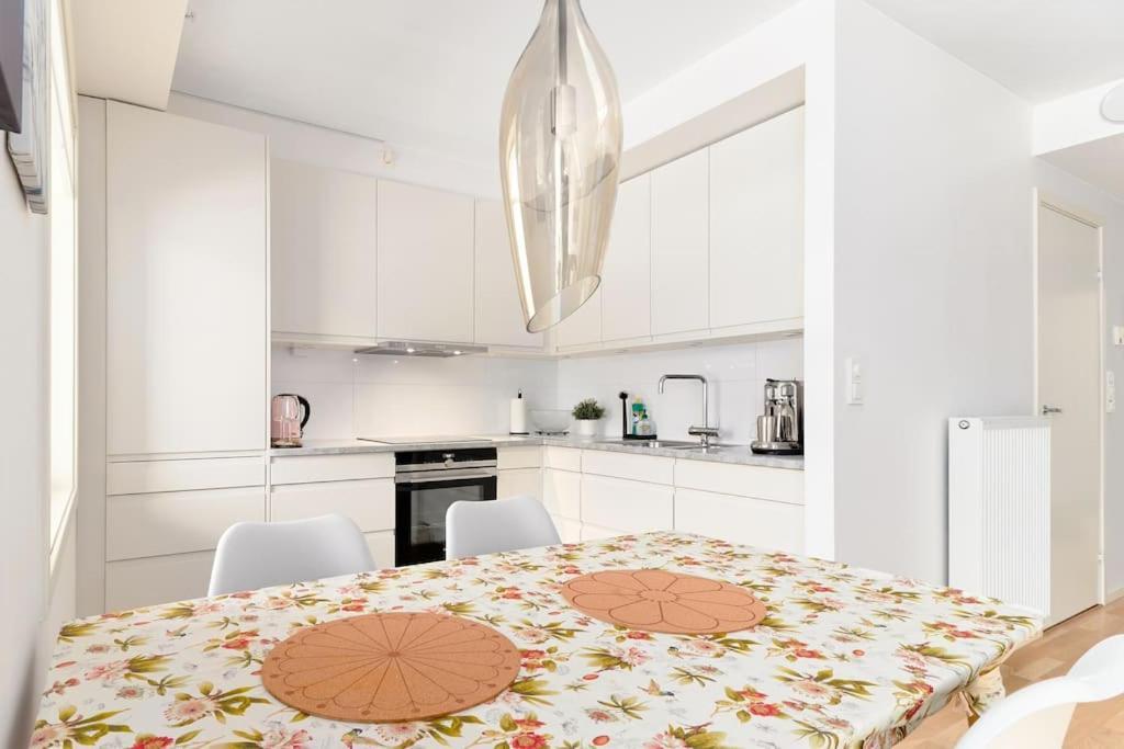 Bergen'S Finest: Sleek Oasis With Two Bedroom Kültér fotó
